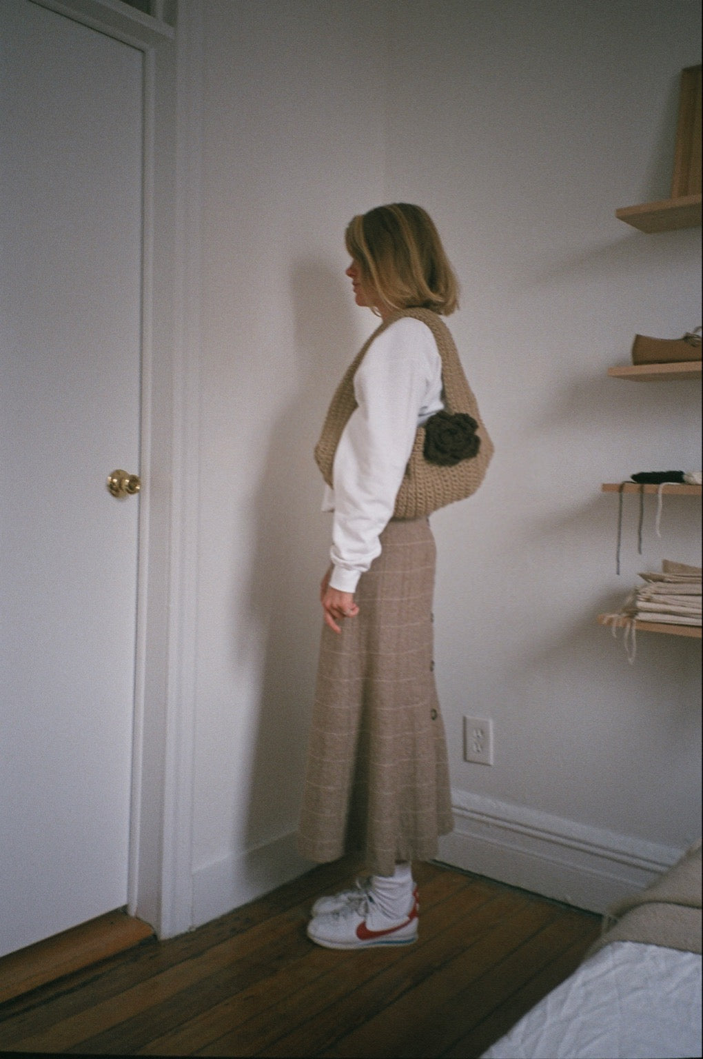 02 beige w brown rose_